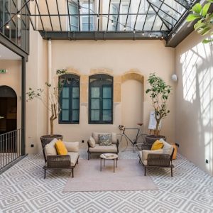 Le Phenix Hotel