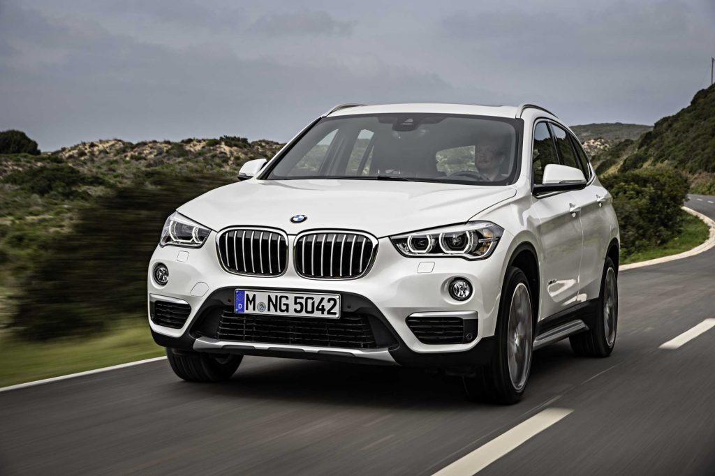 P90183659-the-new-bmw-x1-bmw-x1-xdrive20d-xline-mineral-white-metallic-light-alloy-wheels-y-spoke-511-interior-2253px