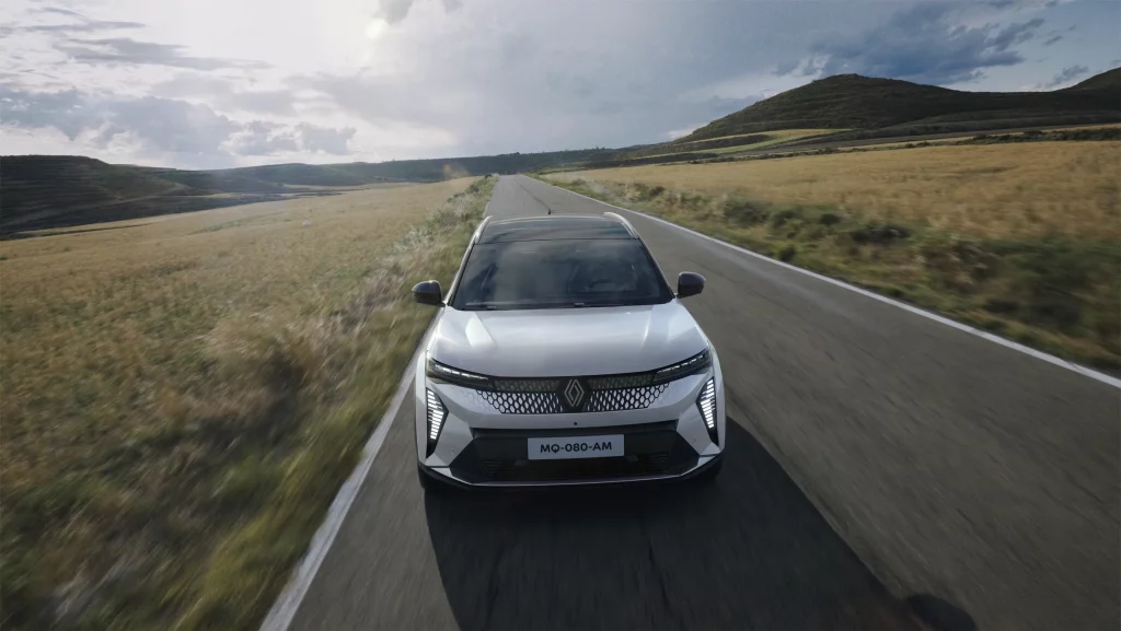 Renault-Scenic-E-Tech-electric-scaled
