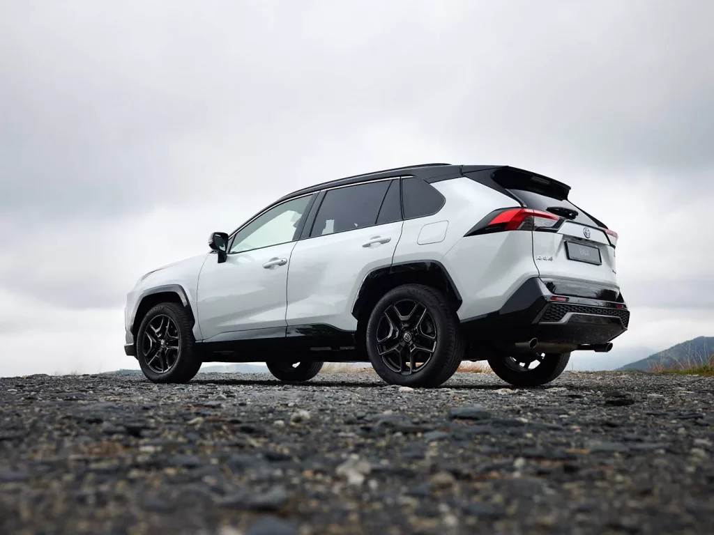 Toyota-Multicar_RAV4_0424-1_Medium-Landscape