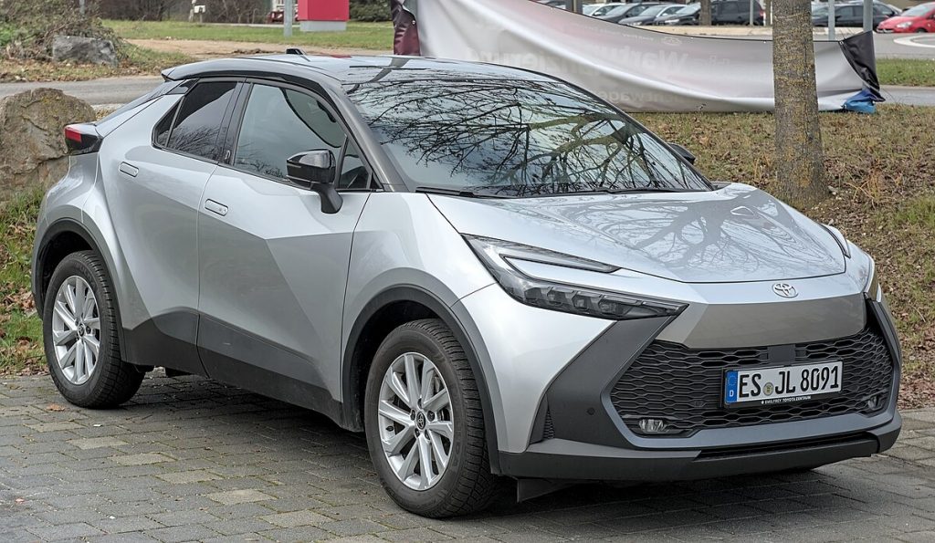 Toyota_C-HR_Hybrid_(AX20)_DSC_7239